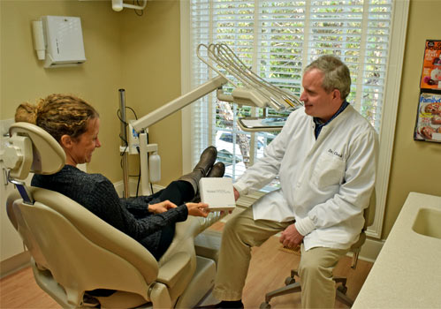 hawkinsville cosmetic dentist providing teeth whitening